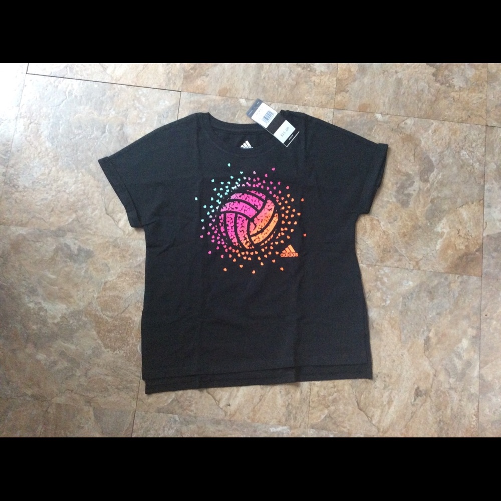 Girl’s adidas top NWT Medium 10/12